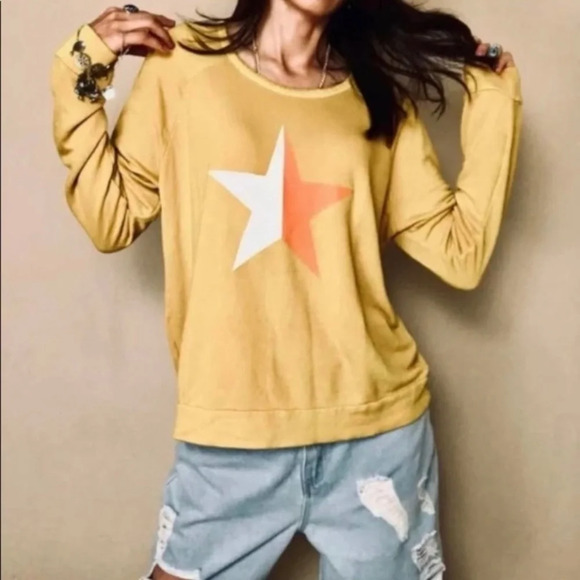 Sundry size 2 women's yellow lightweight sweater with star - Picture 1 of 5